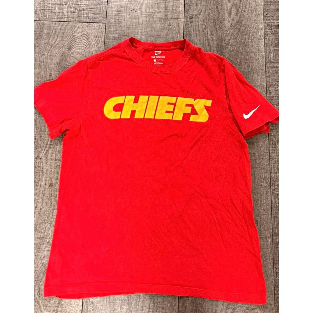 Mint Nike Kansas City Chiefs NFL Football Tee Shirt Red/Yellow Size M